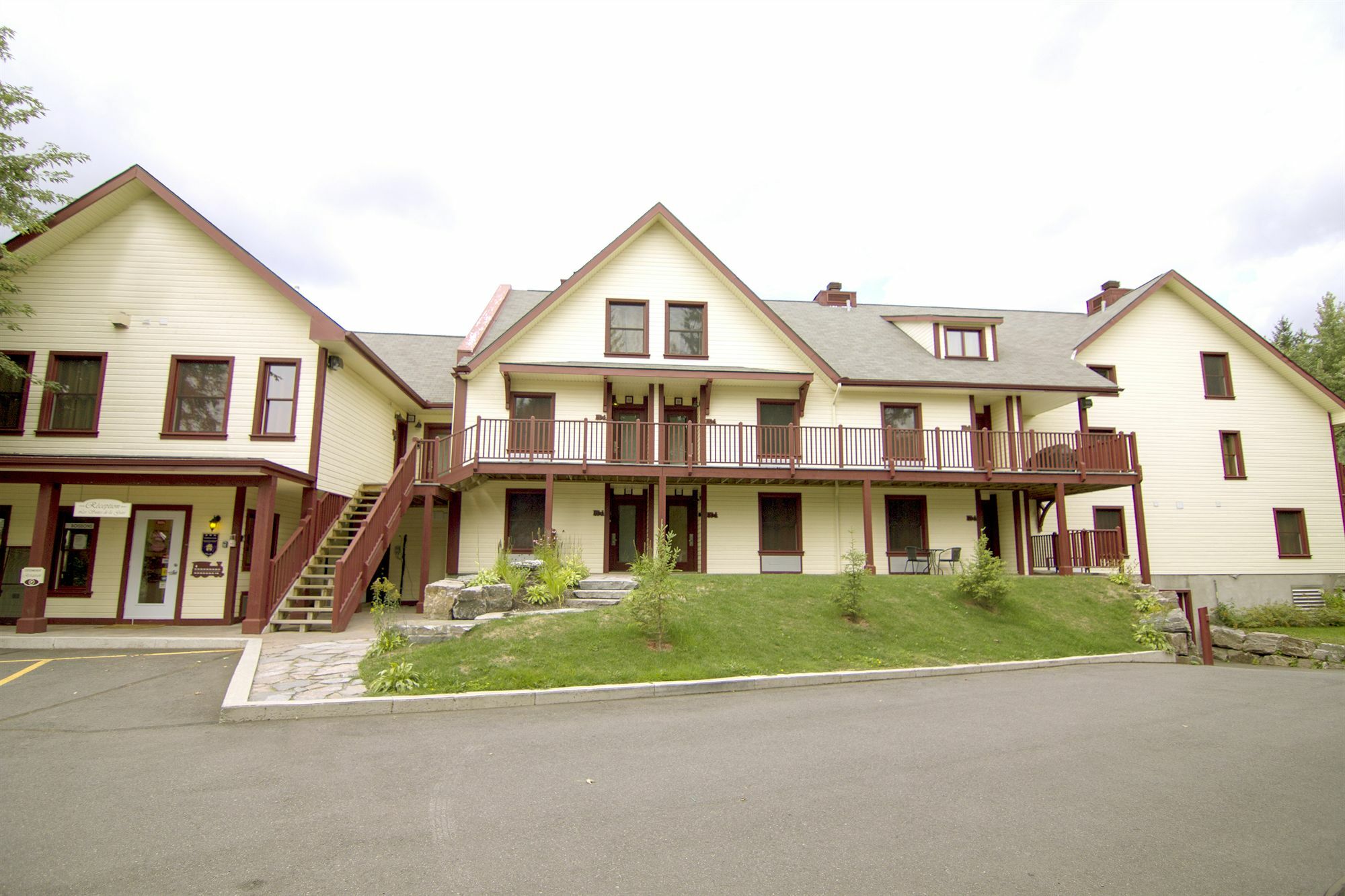 Suites De La Gare - Location Adp Монт-Тремблант Екстериор снимка