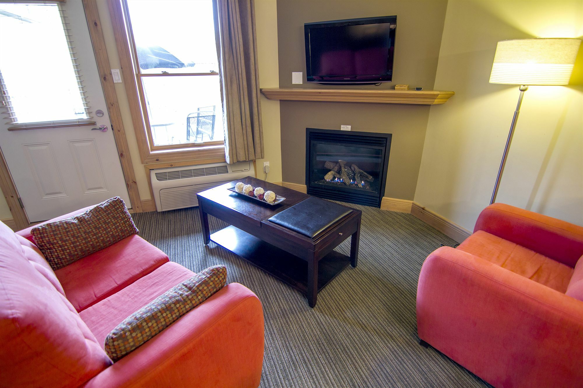Suites De La Gare - Location Adp Монт-Тремблант Екстериор снимка